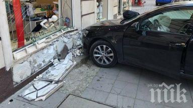 Повдигнаха обвинение на пияната шофьорка, която се разби в магазин