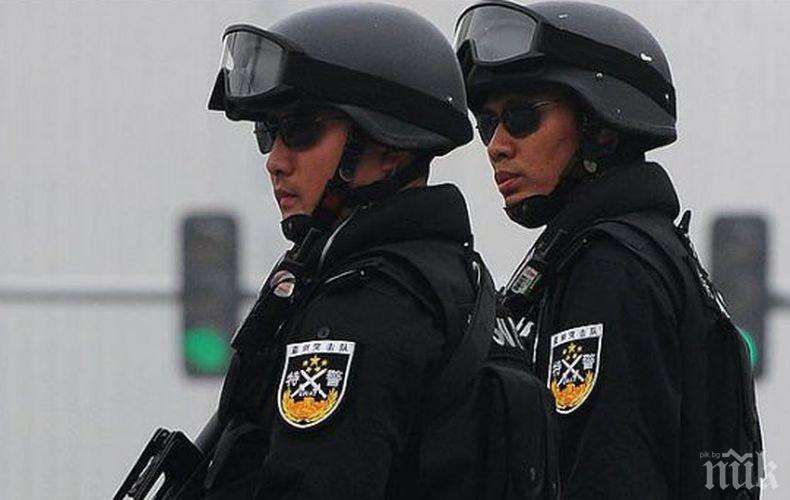 Психично болен китаец поля 50 деца в детска градина с киселина

 