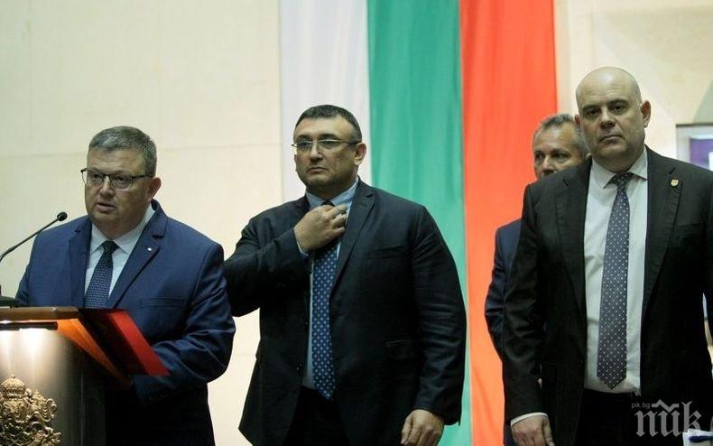 Цацаров, Гешев и Маринов се срещат с протестиращи, недоволни от работата на МВР
