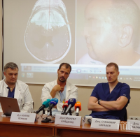 Хирурзи отстраниха 1 кг тумор от мозъка на пациент (СНИМКИ)