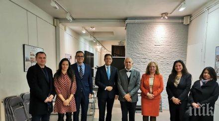 изложба българските читалища гостува париж