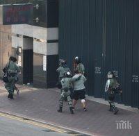 Полицията в Хонконг с бойни патрони срещу протестиращи със 