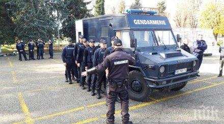 Жандармерията тренира със стажанти справяне с масови безредици и охрана на мероприятия (СНИМКИ)