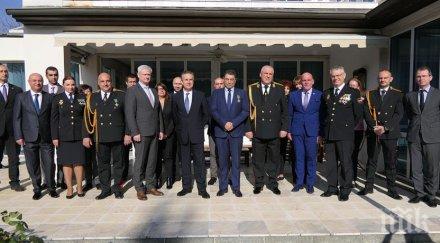 посланикът испания връчи орден полицейски заслуги бял кръст комисар цветан панков