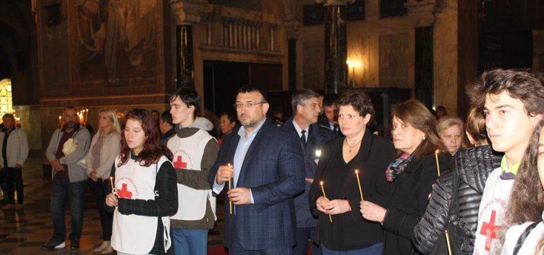 Заупокойни молитви за жертвите на ПТП се отслужиха в храмовете в страната