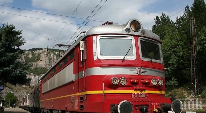 БДЖ стяга стари локомотиви за 20 млн. лв., купува и вагони от Германия