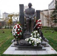 СТРОИТЕЛИ: Откриха паметник на Симеон Радев