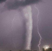 Торнадо вилня във Франция, кошмарът в Италия продължава