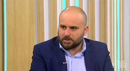 международен анализатор енп ръководството туск поставена чука наковалнята заради макрон