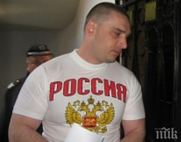 ЛУД ЕКШЪН: Галин Гея отвлече бус в Мездра, ченгетата го преследват