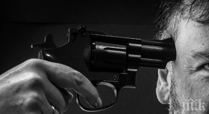 НА КОСЪМ: Кюстендилец се простреля в слепоочието