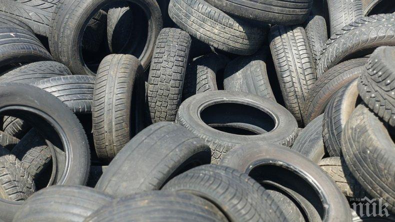 3000 стари гуми извадиха от Марица край Пловдив