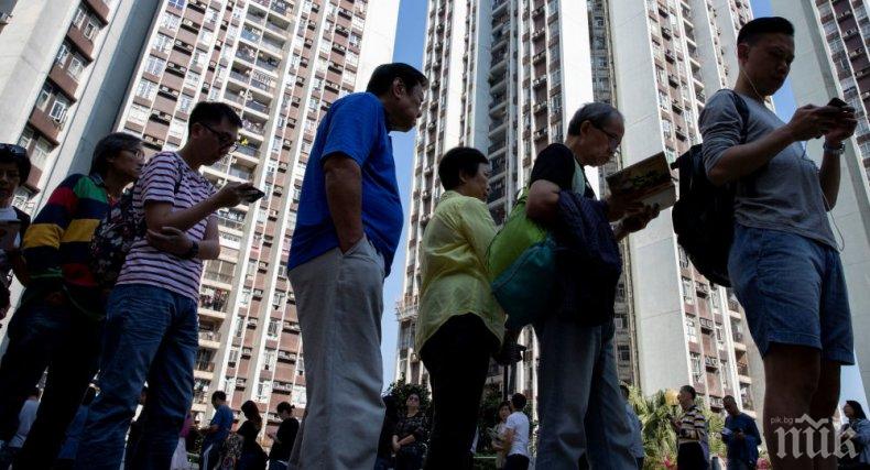 РЕШАВАЩ ВОТ: Опашки пред избирателните секции в Хонконг