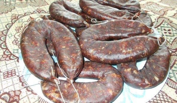 ВНИМАНИЕ! Колко опасна е листерията, открита в суджук и скумрия на пазара