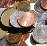 Минималната заплата в Румъния става 913 лева от догодина