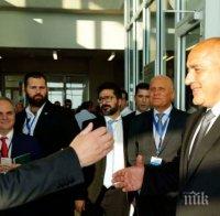 Юнкер с впечатляващи думи за Бойко Борисов! Премиерът ни го изумил като художник с щрихи на 