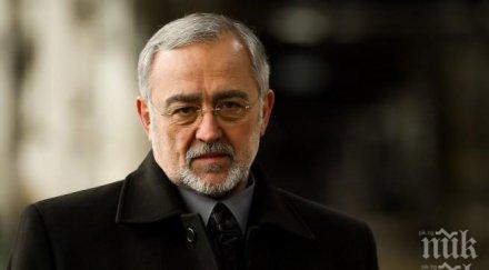 директорът народния театър сълзи ламбо винаги чувствал свободен