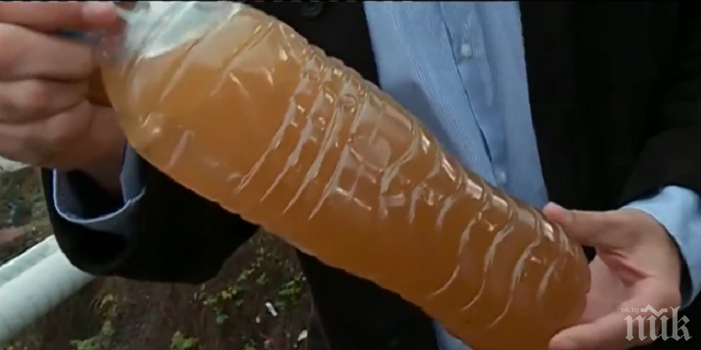 КАКВО СЕ СЛУЧВА? Река Струма тече в цветовете на дъгата. РИОСВ: Няма място за притеснения