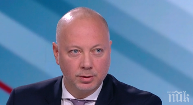 Министър Росен Желязков връчи отличията на ветерани от българската авиация