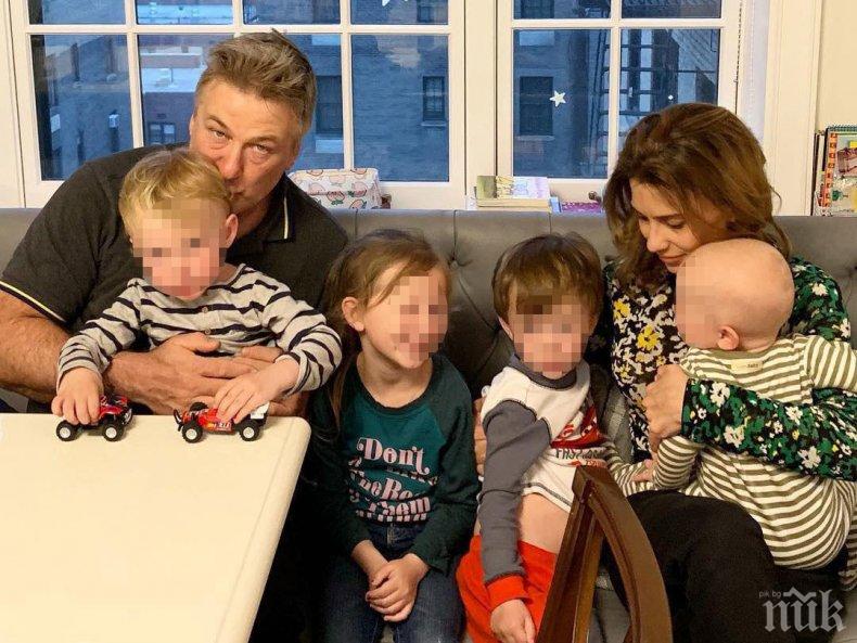 ВСИЧКО НА ТЕЗГЯХА: Алек Болдуин мечтае да разпродаде всичките си имоти и вещи - ето защо...