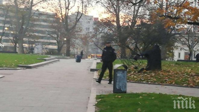Полиция отцепи района около парламента заради изоставен куфар