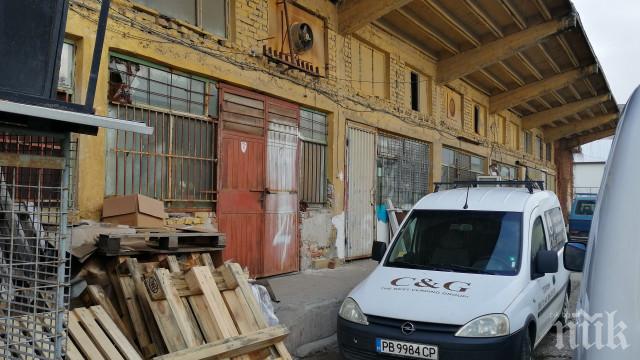 Ето го окървавеното място на двойното убийство в Пловдив (СНИМКИ 18+)