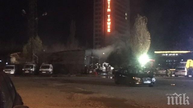 Голям пожар изпепели автосервиз в София