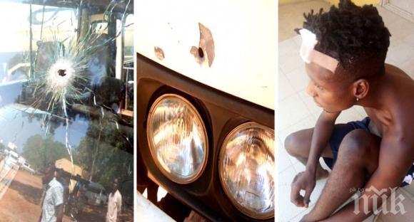 Стрелба по автобус с футболисти, има ранени