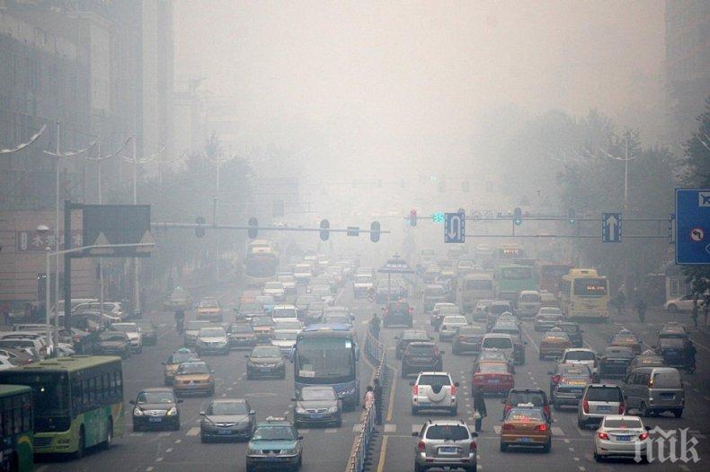 В Иран затварят университети и училища заради мръсен въздух