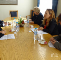 Вицепремиерът Марияна Николова се срещна с посланика на Холандия