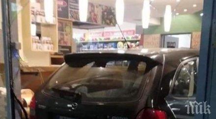 екшън берковица кола вряза бензиностанция разби бара снимки