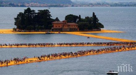 документален филм плаващите кейове кристо тръгва кината