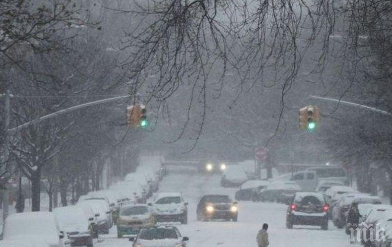 Ню Йорк се готви за силна снежна буря