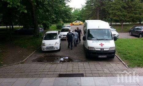 ОТ ПОСЛЕДНИТЕ МИНУТИ: Полицията арестува опасен психар, превърнал в ад живота на съседите си, настаняват го в лудница