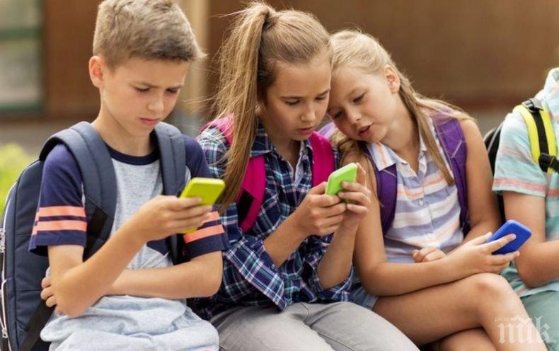 Изследване: Едно на четири деца е пристрастено към смартфони и таблети