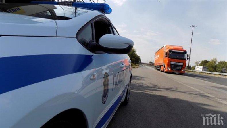 Два камиона се удариха край Севлиево