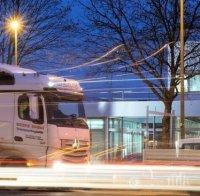 Огромна тапа от тирове чака на граничния пункт 