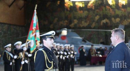 военният флот получи нов хеликоптер