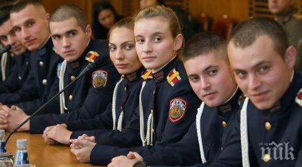 каракачанов курсантите отличници изграждайте лидери армията обществото