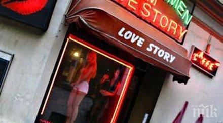 недоволен клиент пали публичен дом мадрид