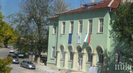 бизнесмен дава стипендия изявени деца симеоновград