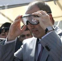 Бойко: Цветанов не си почива, той има дела и трябва да ги гледа Бойко: Цветанов не си почива, той има дела и трябва да ги гледа