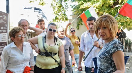мая манолова отиде говори протестиращите освиркаха