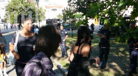 мадами полицията биете снимки