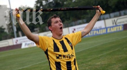 руснаци облизват тодор неделев