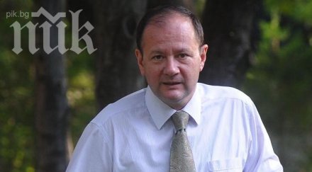 миков никой заемаше проблемите държавата църквата