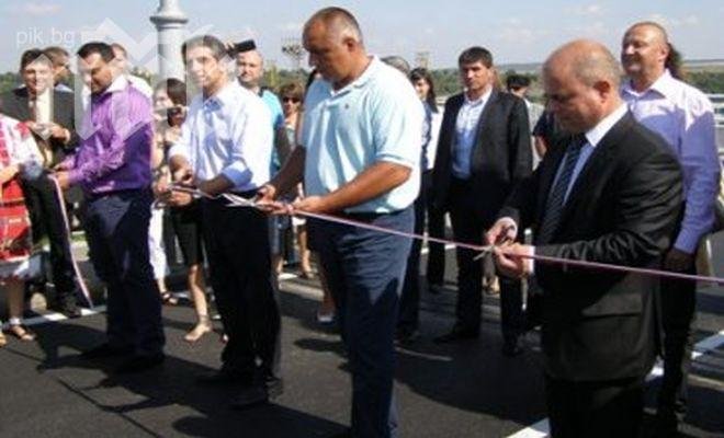 Бойко: Новата власт нямаше да инвестира в магистрали, а откри Хемус с усмивка