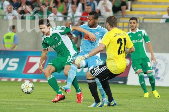 „Лудогорец“ разби „Слован“ с 3:0  и продължава напред в Шампионската лига!