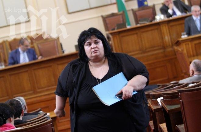 Бившият депутат Емил Димитров: Фидосова продължава да коли и беси в ГЕРБ (обновена)