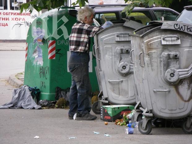 Всеки пети от заетите хора в България  се чувства беден